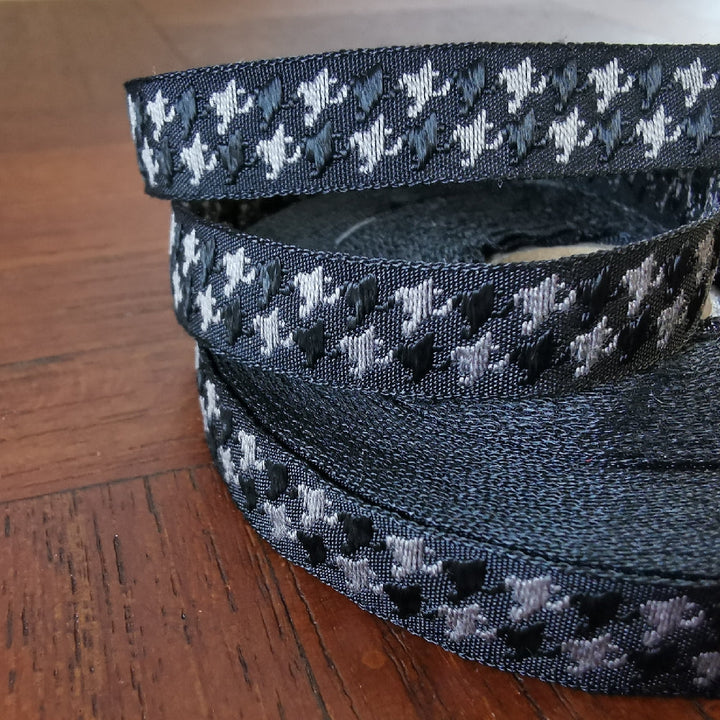Kafka Dogstooth ribbon - 10mm wide - per metre