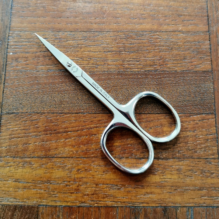 Left-handed embroidery scissors