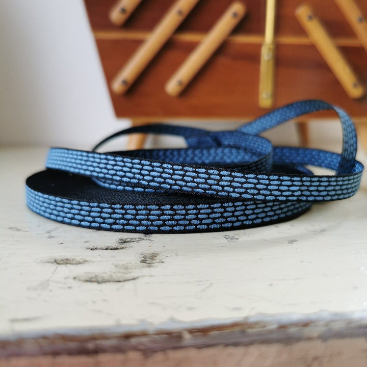 Kafka Ribbon running stitch