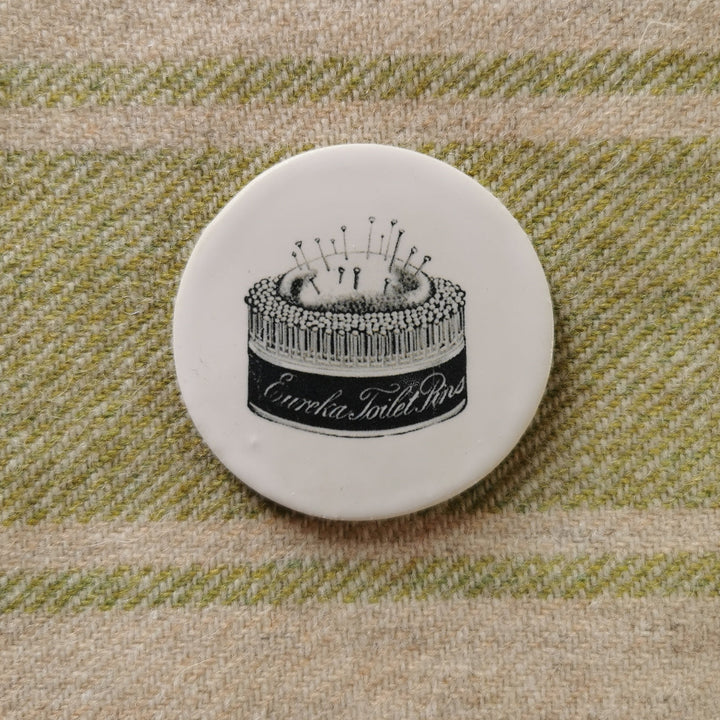 Ceramic Magnetic Needle Minder - Vintage Haberdashery