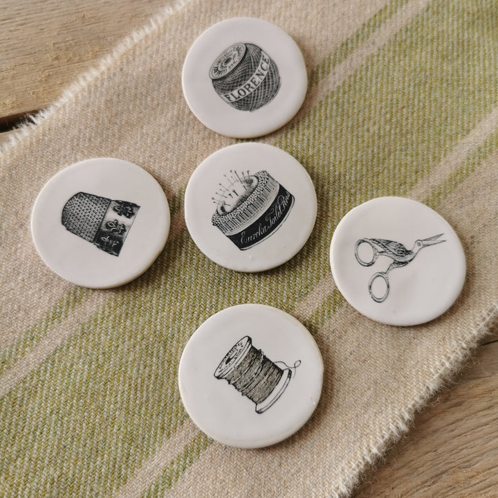 Ceramic Magnetic Needle Minder - Vintage Haberdashery