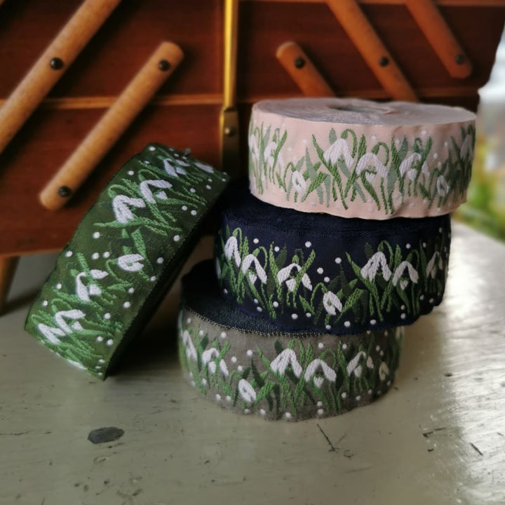 Kafka Snowdrop Ribbon 30mm wide - per 50cm length