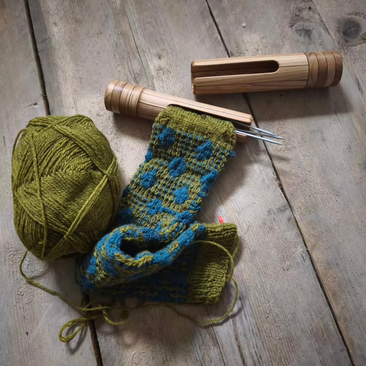 Wooden knitting case for double pointed needles