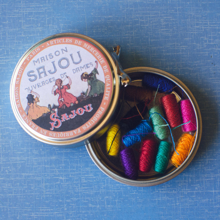 Sajou Tin With Thread Cocoons - Bright