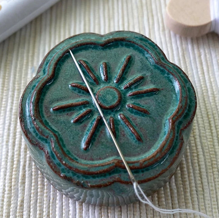 Cohana Awaji Kawara Magnetic Needle Rest with Polisher