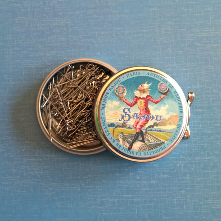 Sajou Tin With Triangle Pins