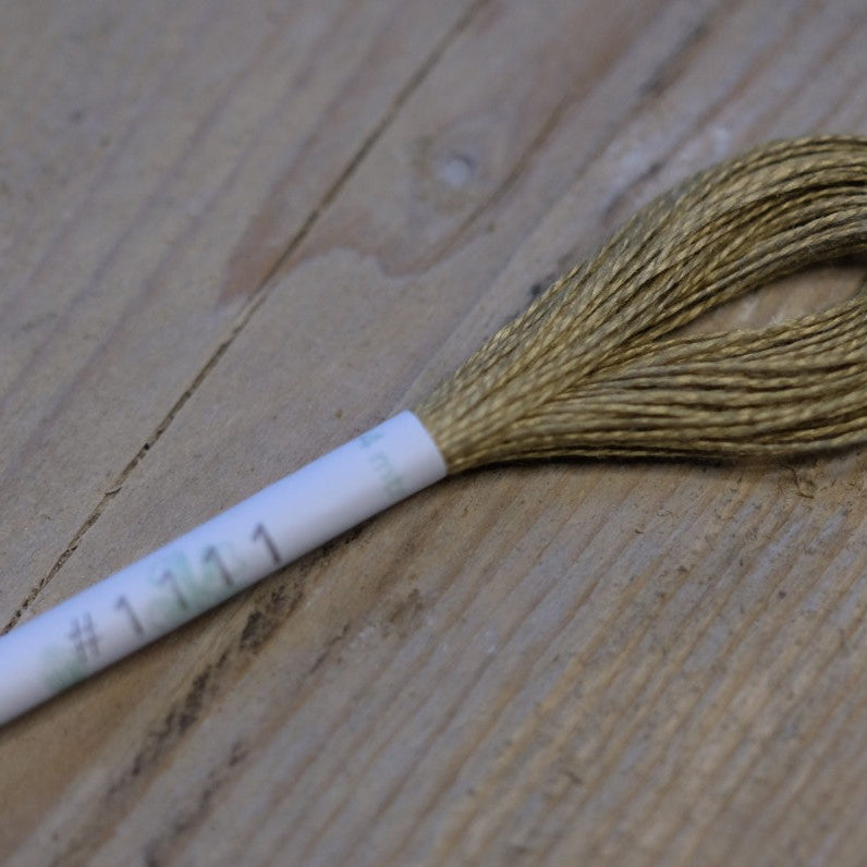 Studio Flax Linen Thread 14m skein - cream/beige