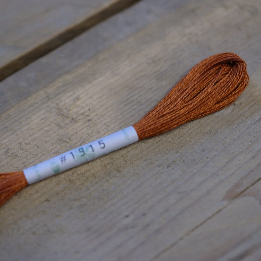 Studio Flax Linen Thread 14m skein - oranges