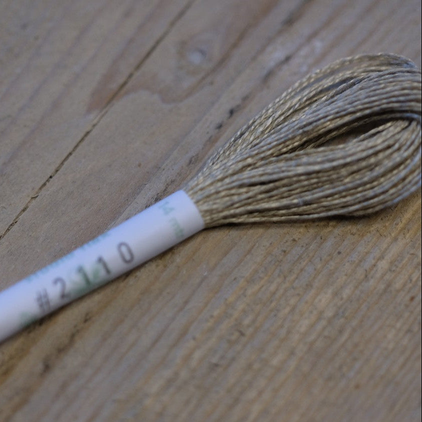 Studio Flax Linen Thread 14m skein - cream/beige