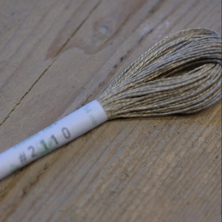 Studio Flax Linen Thread 14m skein - cream/beige