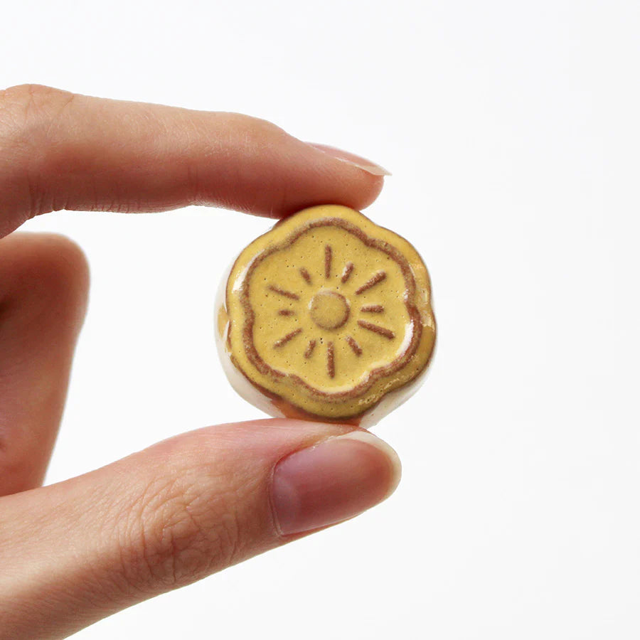 Cohana Awaji Kawara Magnetic Needle Rest and Mini Snips Set