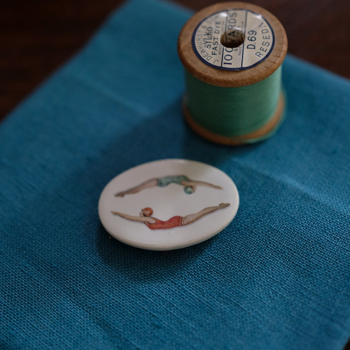 Ceramic Magnetic Needle Minder - Swimmers