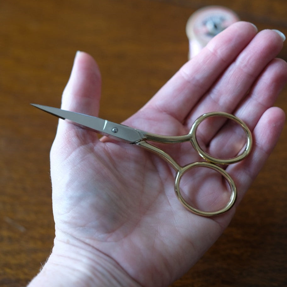 Large bow scissors