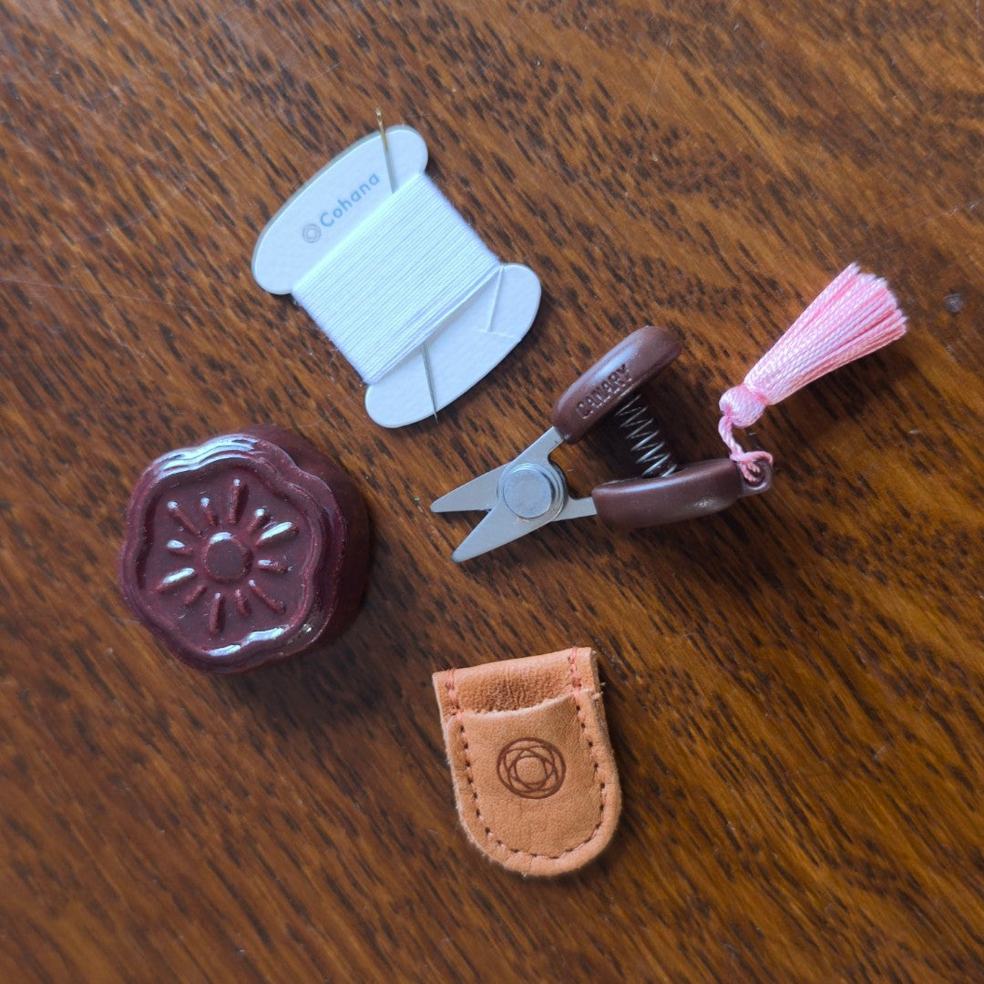 Cohana Awaji Kawara Magnetic Needle Rest and Mini Snips Set