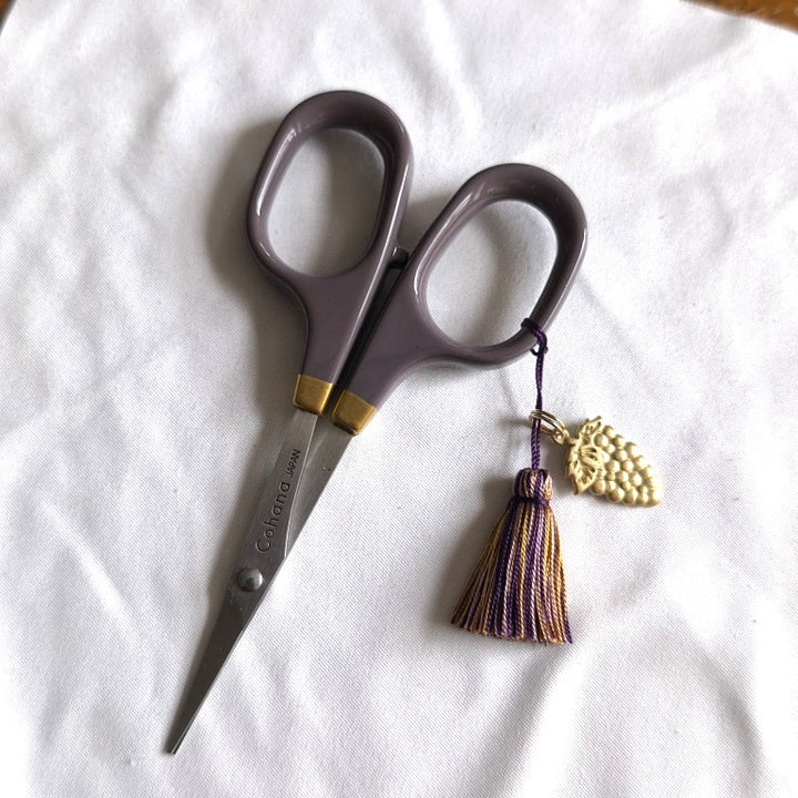 Cohana Lacquer Scissors Grape Edition