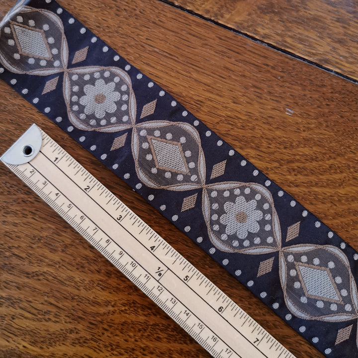 Kafka Ovals and Diamonds 60 mm wide - per 50 cm length