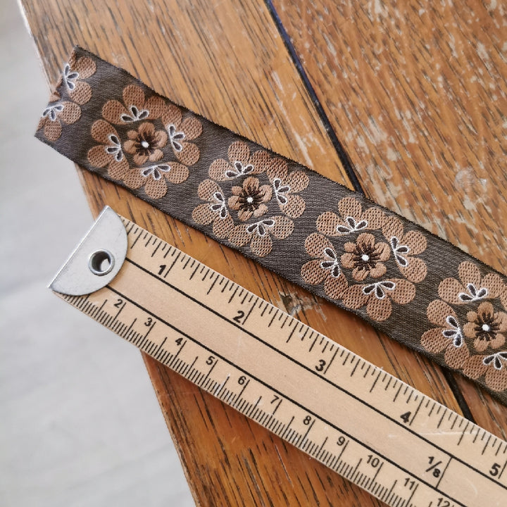 Kafka Retro Flower Ribbon 32 mm wide - per 50cm length