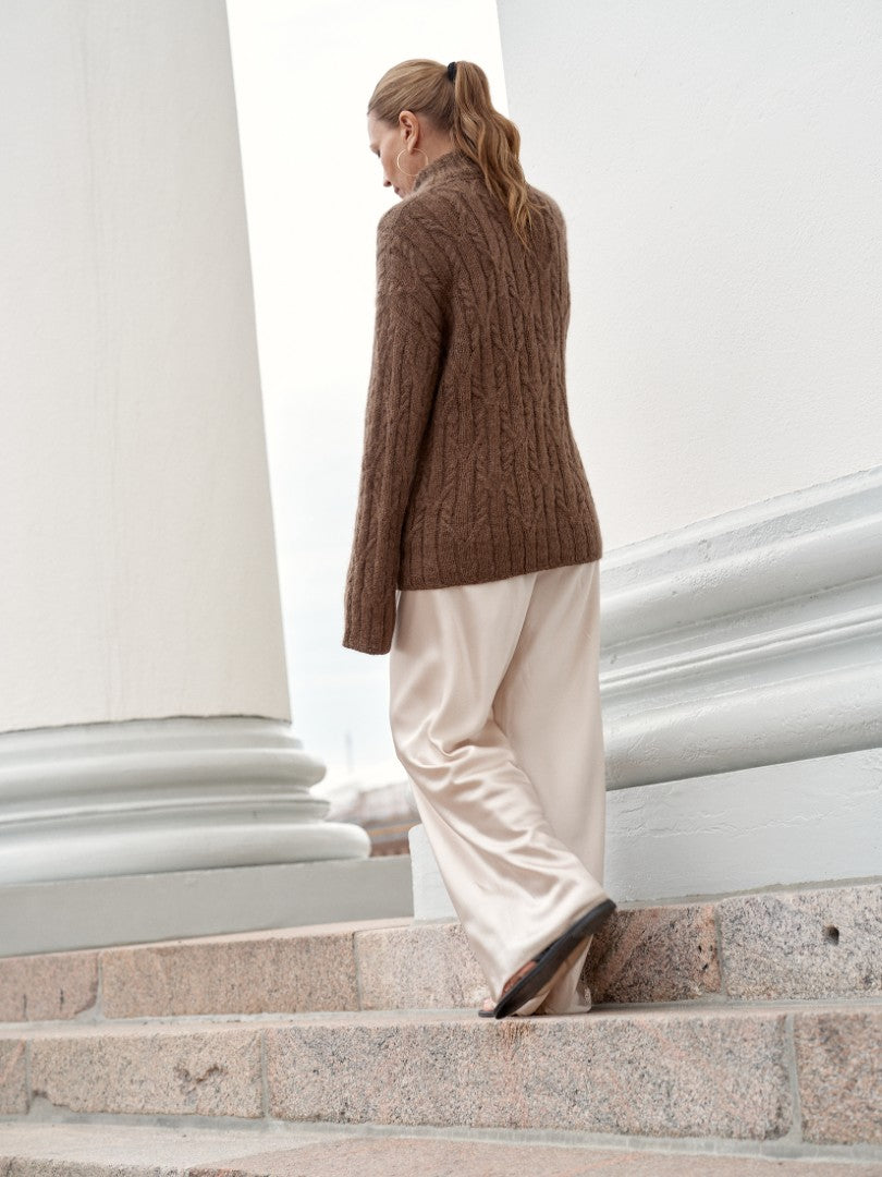 Nordic Chic: Knitting a Modern Wardrobe by Leeni Hoimela - pre-order for 15 Oct