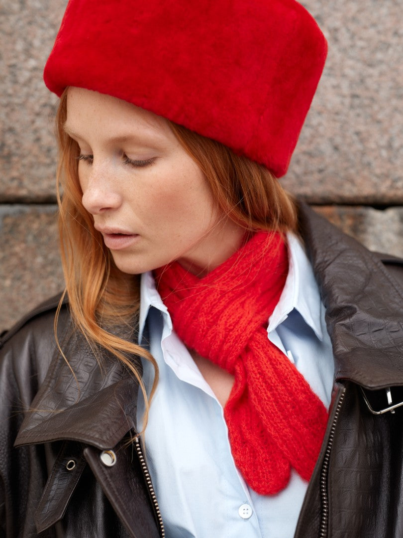 Nordic Chic: Knitting a Modern Wardrobe by Leeni Hoimela - pre-order for 15 Oct