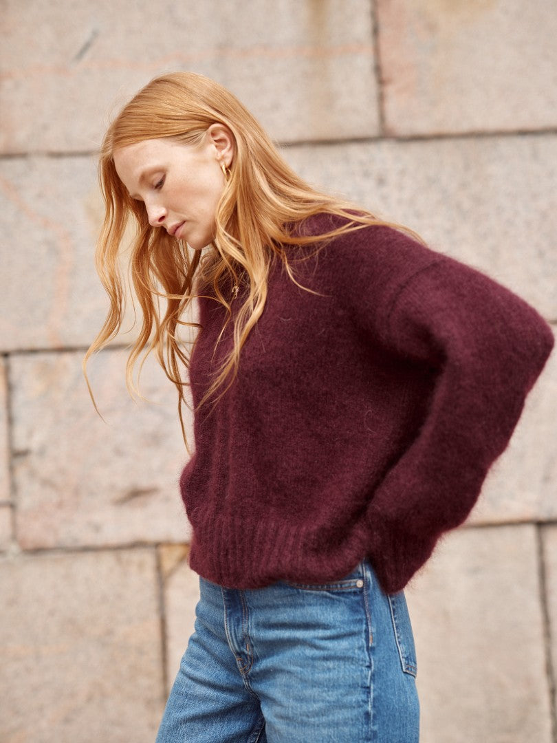 Nordic Chic: Knitting a Modern Wardrobe by Leeni Hoimela - pre-order for 15 Oct