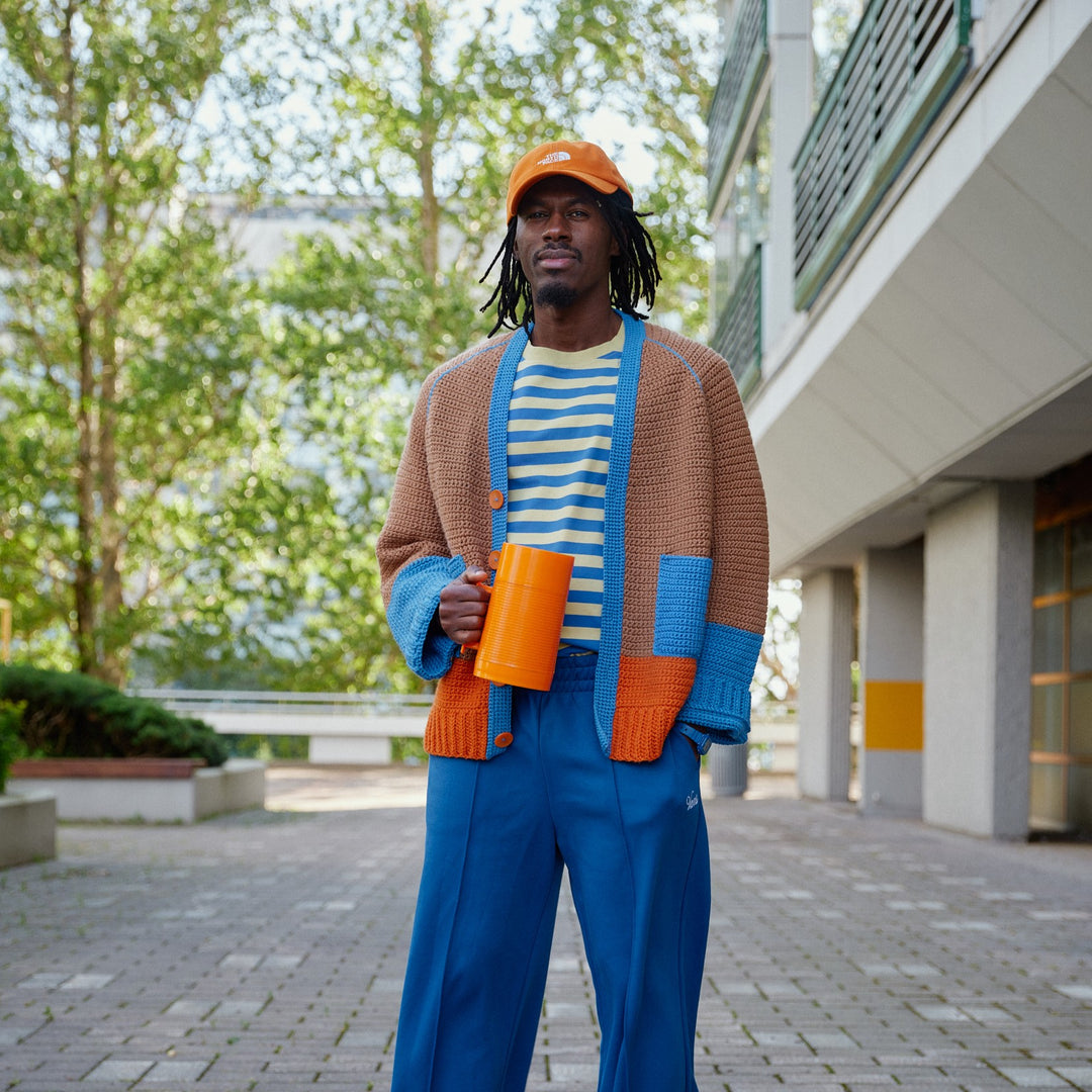 Hook Out! - Molla Mills