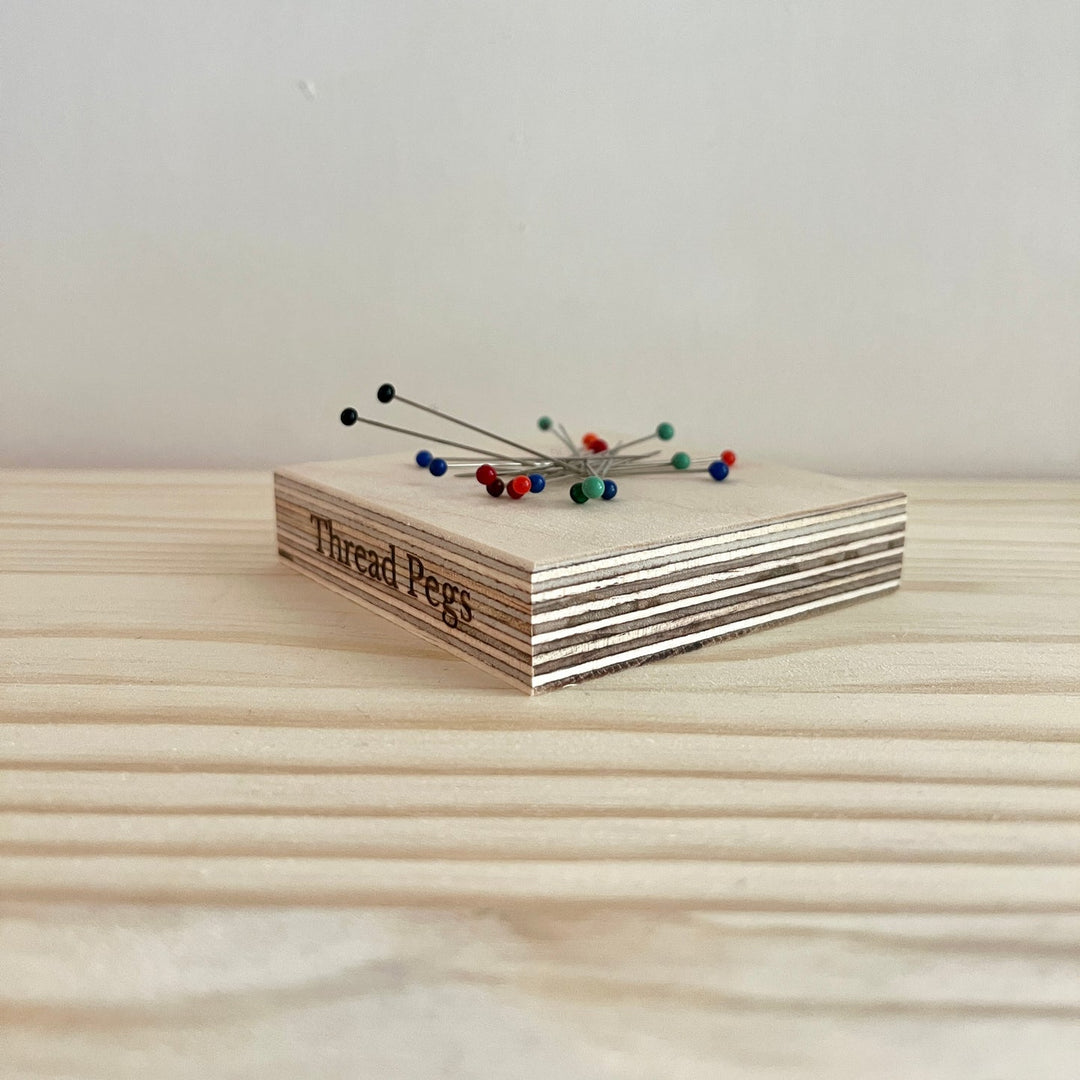Thread Pegs Magnetic Pin and Needle Holder