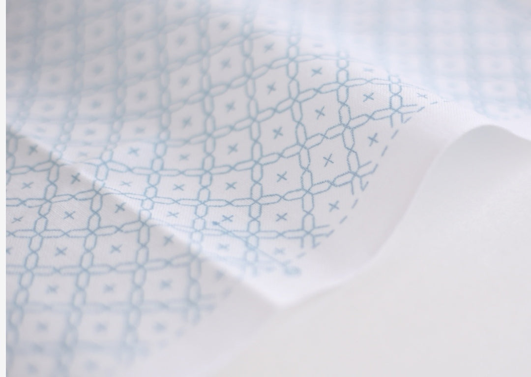 Daruma Yokota Sashiko Sampler Cloth - hitomezashi patterns - white