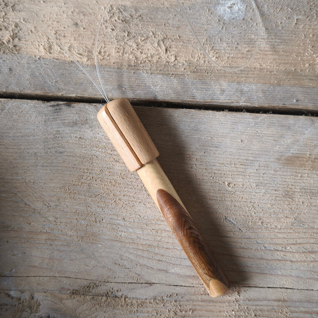 Wooden knitting case for circular needles