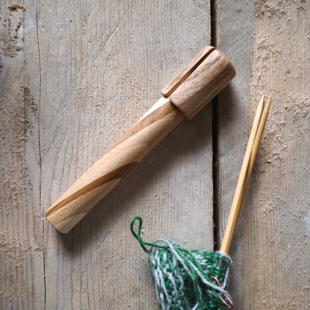 Wooden knitting case for circular needles