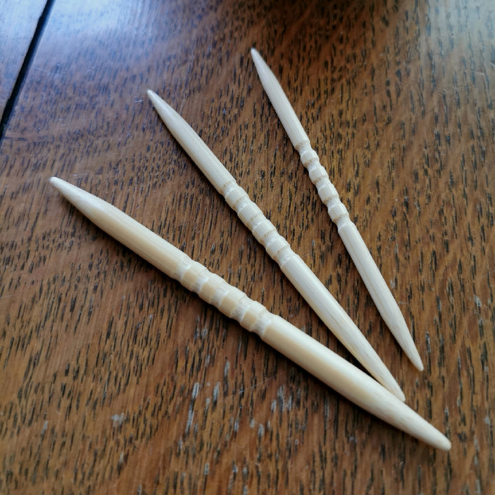 Seeknit Bamboo cable needles with grooves