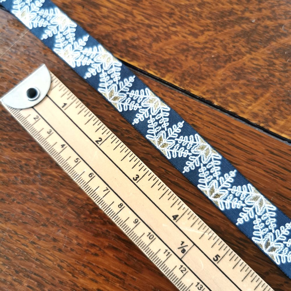 Kafka Snowflake Ribbon 20 mm wide - per 100 cm length