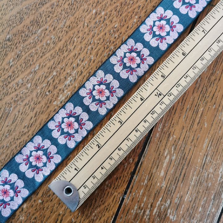 Kafka Retro Flower Ribbon 32 mm wide - per 50cm length