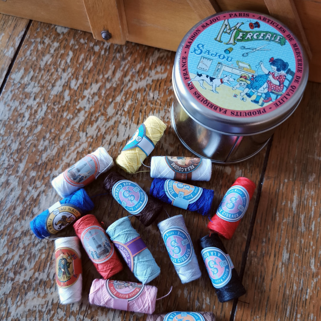 Sajou Tin with 16 Sewing Thread Cocoons