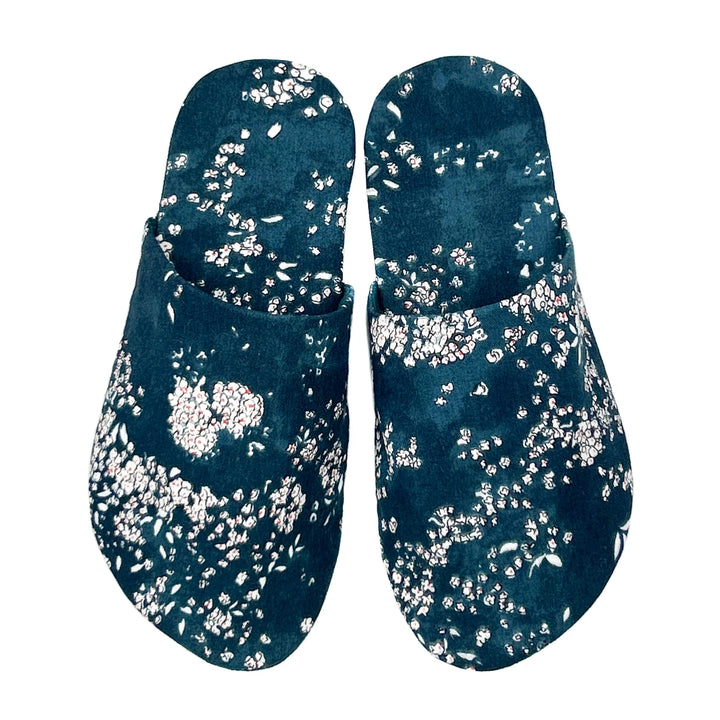 Dhurata Davies - Whisper Slippers Pattern