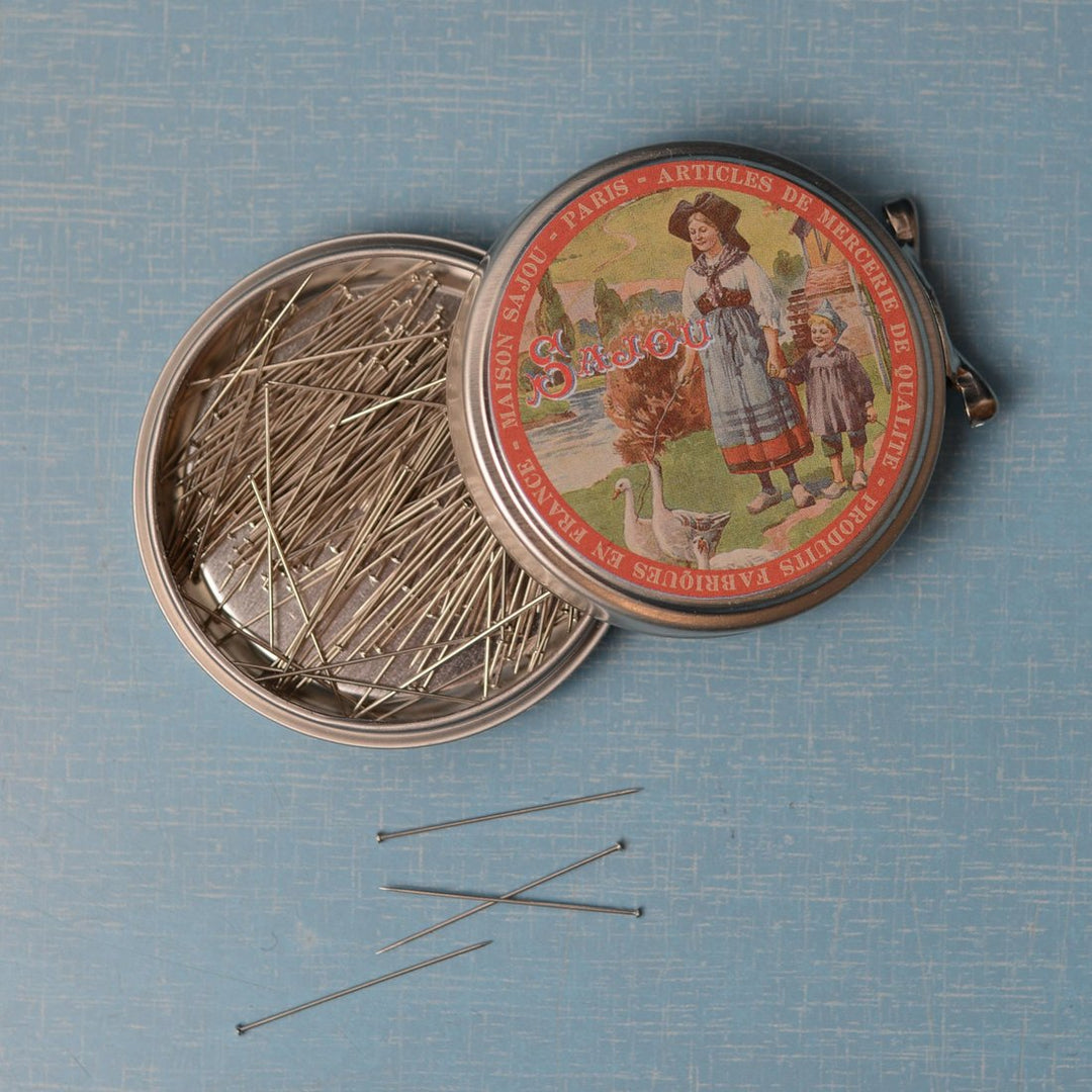 Sajou Tin With Steel Pins - Fine - girl with geese tin